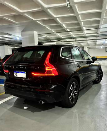 VOLVO XC60 2.0 T5 GASOLINA MOMENTUM AWD GEARTRONIC VOLVO XC60 2.0 T5 GASOLINA MOMENTUM AWD GEARTRONIC
